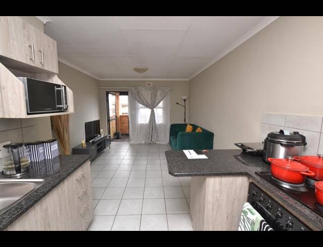 2 BEDROOM APARTMENT FOR SALE IN HEUWELOORD